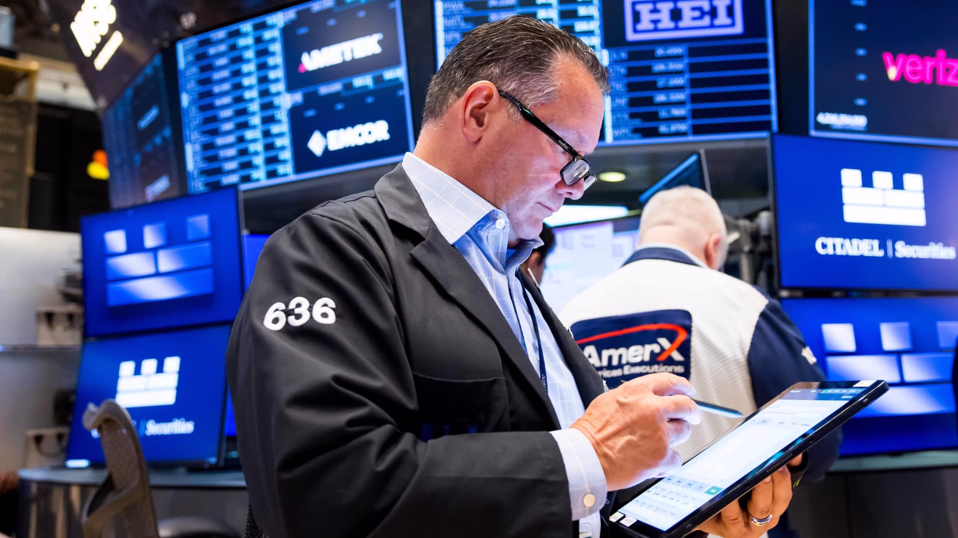 investors await Fed chair Powell’s speech